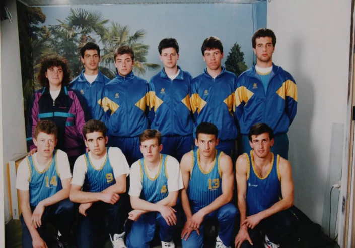 ιστορική φωτογραφία της ομάδα στίβου της αθλητικής ένωσης Λεχαινών